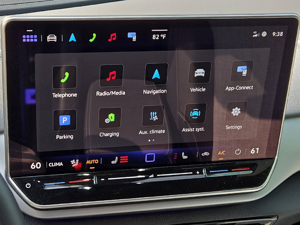 Certified 2025 Volkswagen ID.4 Pro AWD/4WD image 26