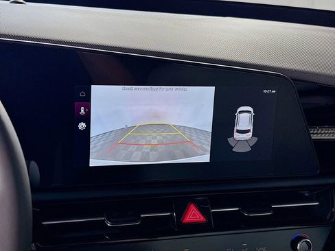 New 2025 Kia Niro EX Touring image 17