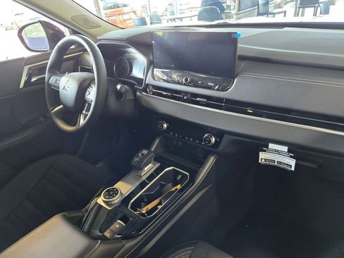 New 2025 Mitsubishi Outlander Trail Edition image 5