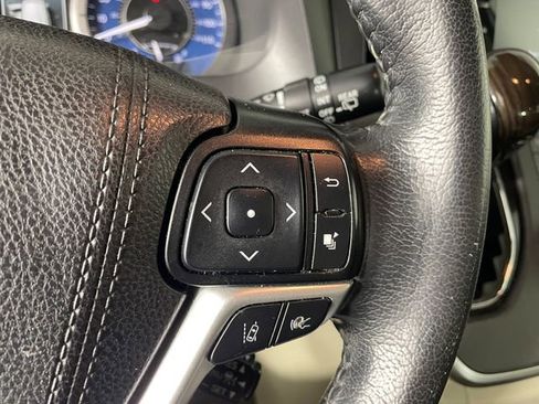 Used 2020 Toyota Sienna XLE w/ XLE Navigation Package image 9