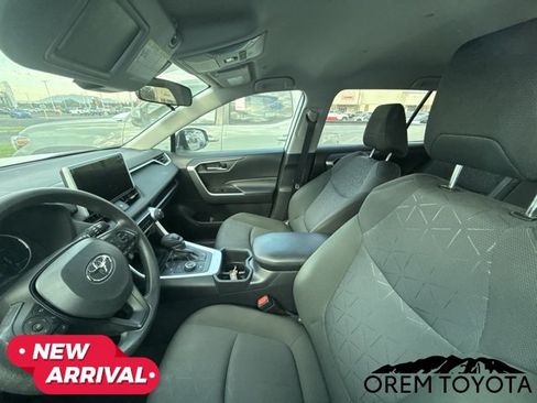 Used 2025 Toyota RAV4 XLE AWD/4WD image 20