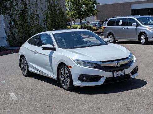 Used 2017 Honda Civic EX-T image 3
