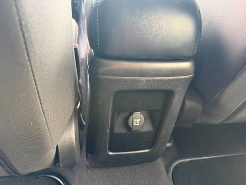 Used 2016 Dodge Journey SE w/ Flexible Seating Group FWD image 32
