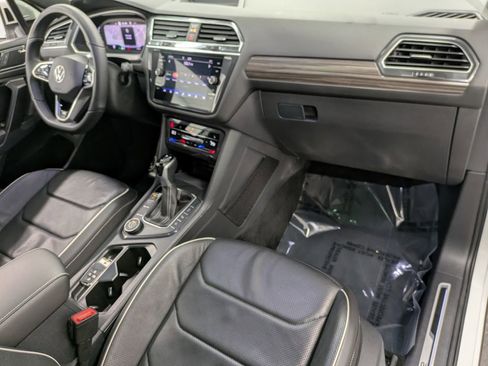 Used 2022 Volkswagen Tiguan SEL R-Line image 30