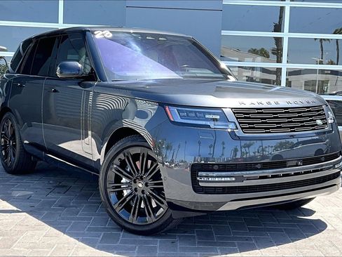 Certified 2023 Land Rover Range Rover SE AWD/4WD image 3