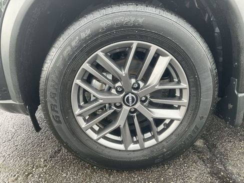 Certified 2023 Nissan Rogue S image 8