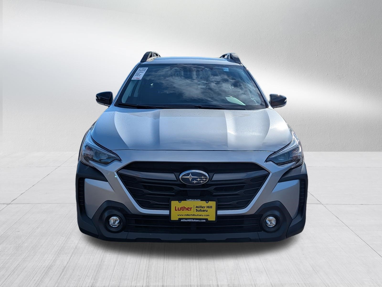 Used 2025 Subaru Outback Premium AWD/4WD image 2