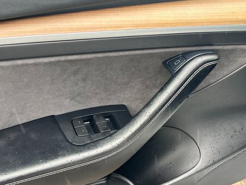 Used 2021 Tesla Model 3 Standard Range Plus image 12