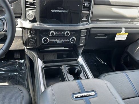 New 2025 Ford F350 Platinum w/ FX4 Off-Road Package image 31