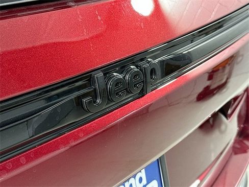 New 2026 Jeep Grand Cherokee Laredo image 18