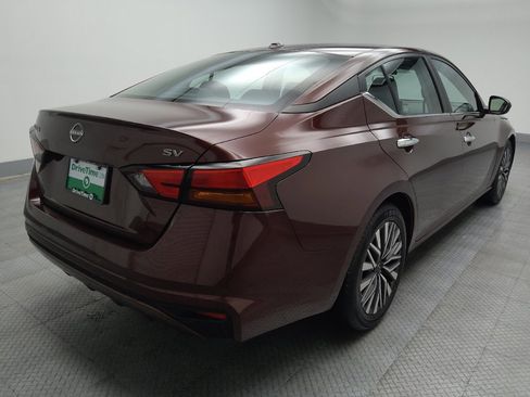 Used 2024 Nissan Altima 2.5 SV image 9