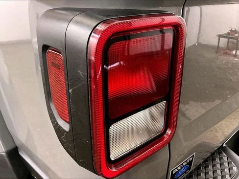 Used 2021 Jeep Gladiator Mojave image 28