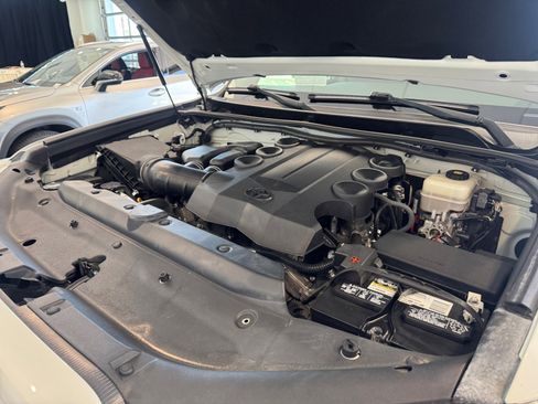 Used 2018 Toyota 4Runner Limited AWD/4WD image 22