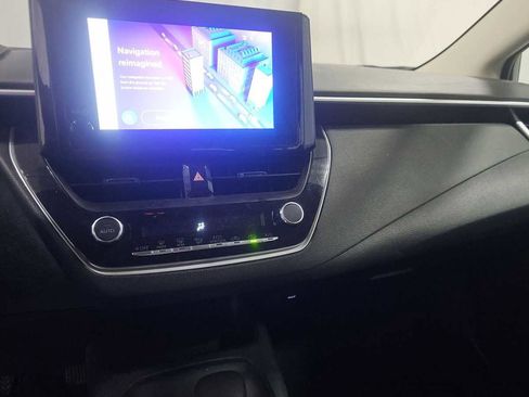 Used 2025 Toyota Corolla LE FWD image 9