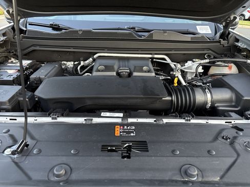 Used 2023 Chevrolet Colorado ZR2 w/ ZR2 Convenience Package III AWD/4WD image 36