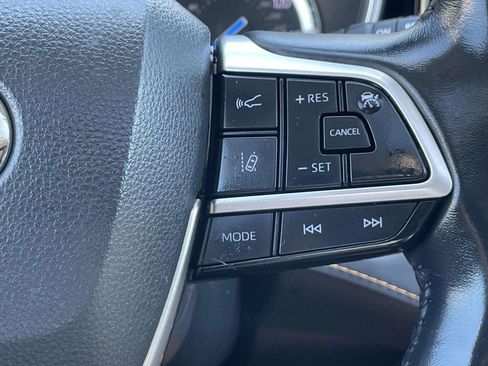 Used 2022 Toyota Highlander Bronze Edition AWD/4WD image 31
