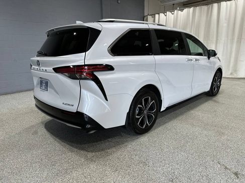Certified 2025 Toyota Sienna Platinum AWD/4WD image 4