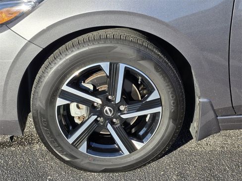 Used 2024 Nissan Sentra SV image 11