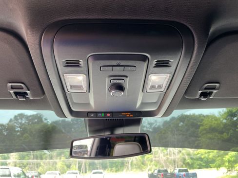Used 2023 GMC Yukon SLT RWD image 21