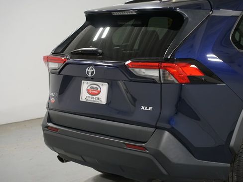 Used 2023 Toyota RAV4 XLE Premium image 9