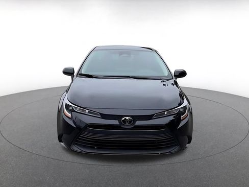 Used 2025 Toyota Corolla LE FWD image 4