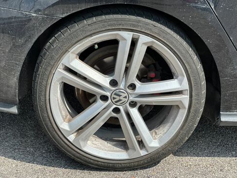 Used 2017 Volkswagen Jetta GLI FWD image 26