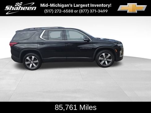 Used 2022 Chevrolet Traverse LT w/ LT Premium Package image 2