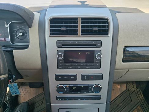 Used 2009 Lincoln MKX AWD image 25