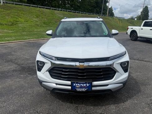 Used 2026 Chevrolet TrailBlazer LT w/ LT Cold Weather Package FWD image 2