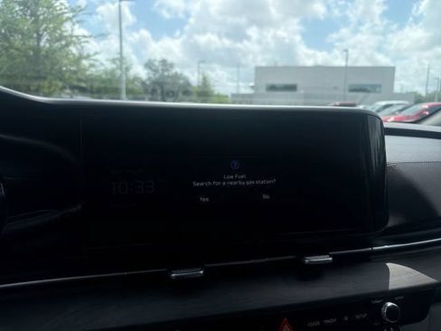 Used 2023 Kia Carnival EX FWD image 19