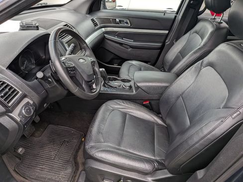 Used 2016 Ford Explorer XLT w/ Equipment Group 202A AWD/4WD image 14
