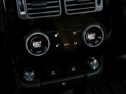 Used 2020 Land Rover Range Rover SV Autobiography Dynamic image 38