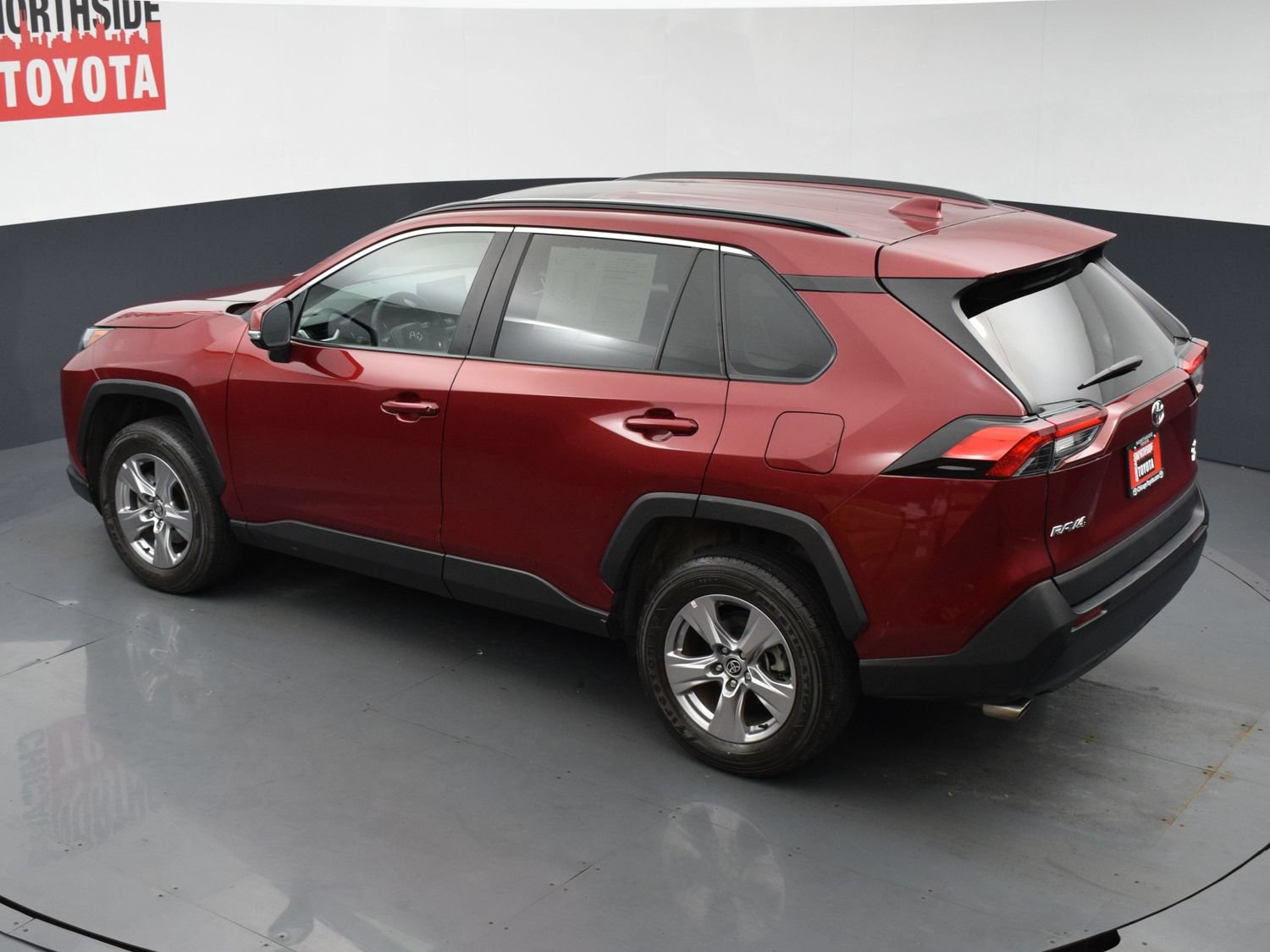 Used 2022 Toyota RAV4 XLE w/ Convenience Package AWD/4WD image 21