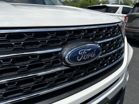 Used 2023 Ford Explorer XLT w/ Equipment Group 202A AWD/4WD image 10