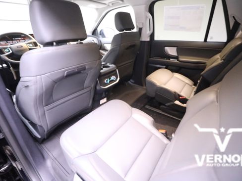 New 2025 Ford Expedition Max Active image 9