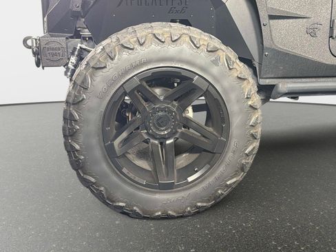 Used 2021 Jeep Gladiator Overland w/ Popular Equipment Package AWD/4WD image 11