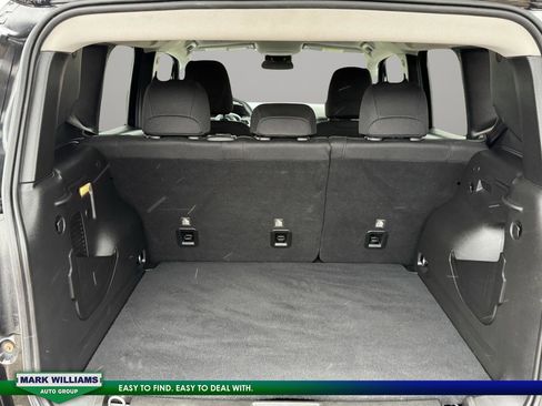 Used 2021 Jeep Renegade Sport image 26