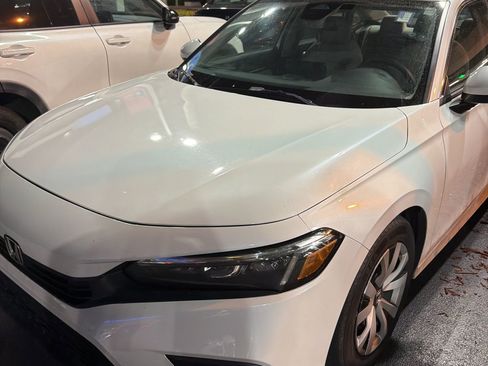 Used 2022 Honda Civic LX image 1