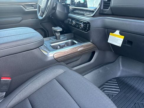 New 2026 Chevrolet Silverado 1500 LT Trail Boss w/ LPO, Dark Essentials Package image 15