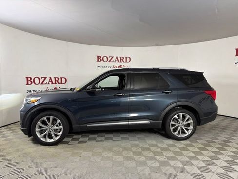 Used 2023 Ford Explorer Platinum w/ Technology Package AWD/4WD image 5