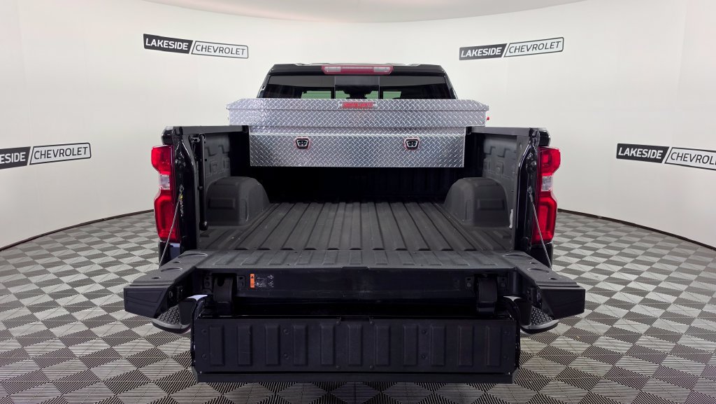 Used 2023 Chevrolet Silverado 1500 LTZ w/ LTZ Convenience Package II AWD/4WD image 12