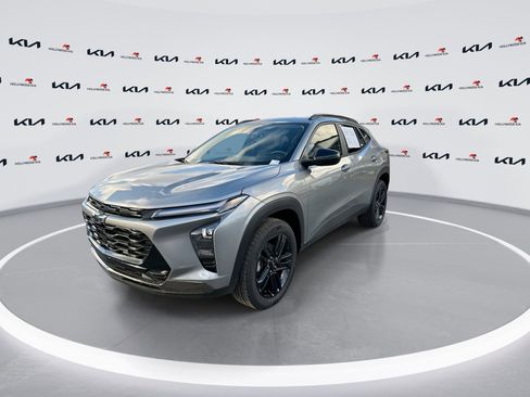 Used 2025 Chevrolet Trax ACTIV image 4