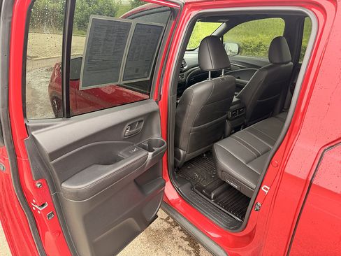 Certified 2025 Honda Ridgeline TrailSport image 12