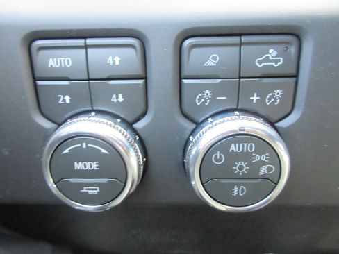 New 2026 GMC Sierra 3500 Denali w/ Denali Reserve Package image 18