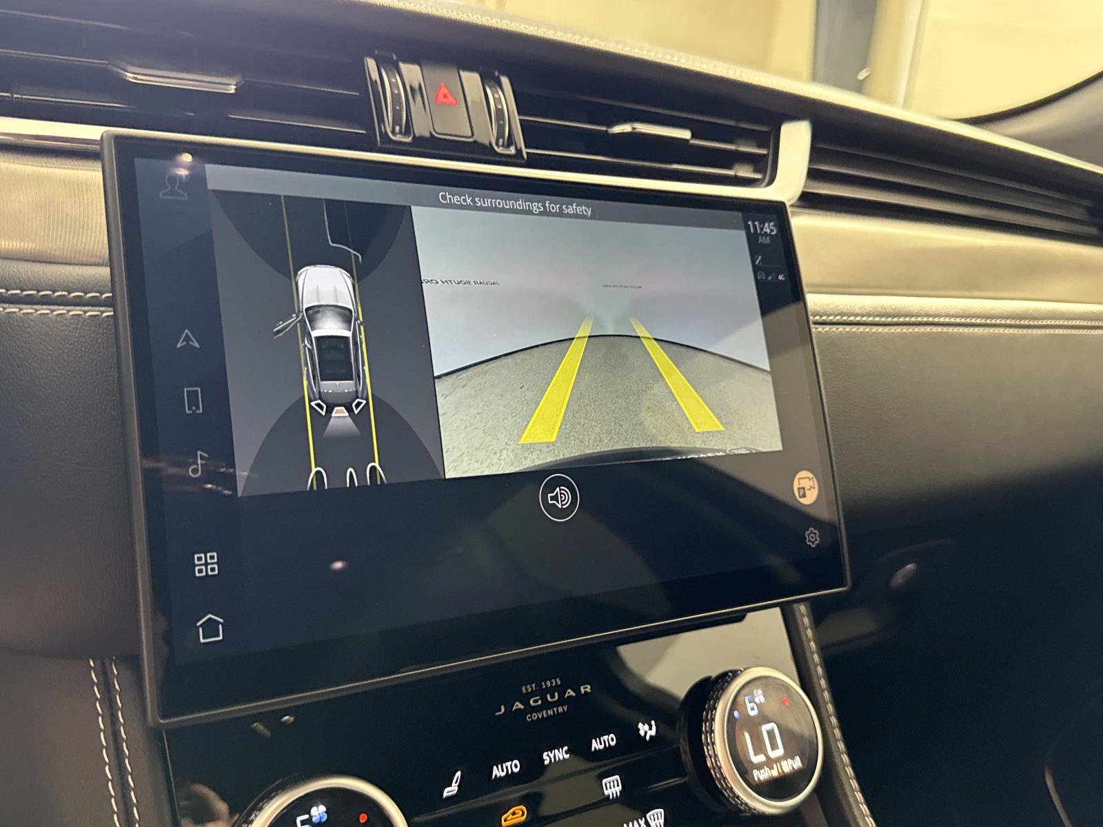 Certified 2025 Jaguar F-PACE R-Dynamic S AWD/4WD image 24