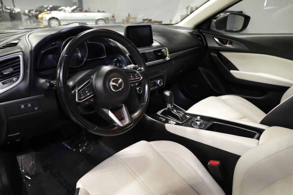 Used 2017 MAZDA MAZDA3 Grand Touring w/ Premium Equipment Package FWD image 17