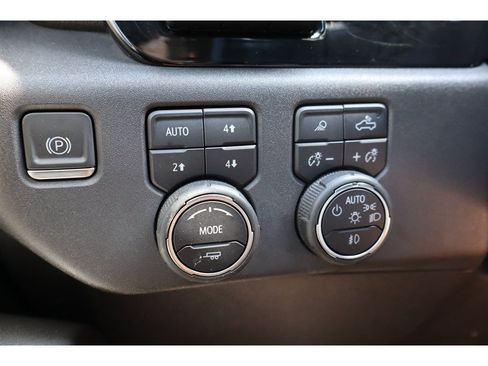 Used 2022 Chevrolet Silverado 1500 LTZ w/ LTZ Premium Package AWD/4WD image 39