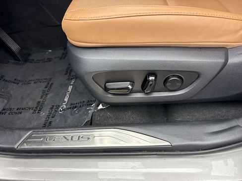 Used 2025 Lexus NX 250 FWD w/ Accessory Package (2T) image 12