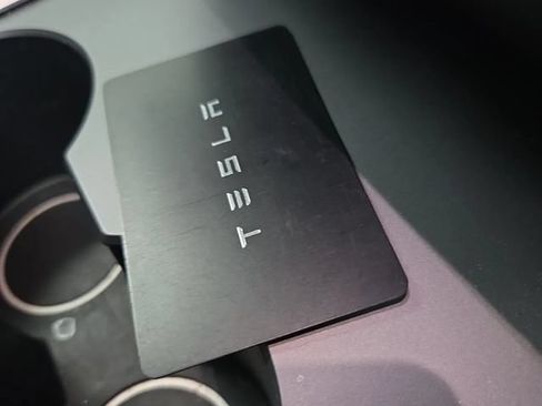 Used 2023 Tesla Model Y Long Range AWD/4WD image 5