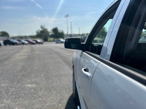 Used 2018 Chevrolet Silverado 1500 LT w/ All Star Edition AWD/4WD image 37